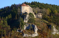 Die Burg Straßberg im Schmeiental