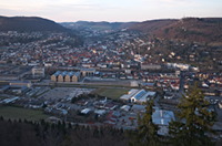 Blick vom 884 Meter hohen Malesfelsen über ALbstadt-Ebingen in den "Talgang"