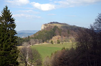 Blick vom Wenzelstein zum Lochenstein