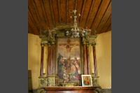 Altar der Bergkapelle zum Heiligen Kreuz